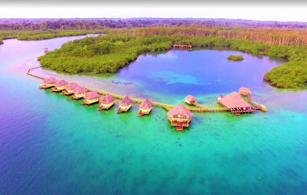 Punta Caracol Acqua Lodge Bp 32/45
