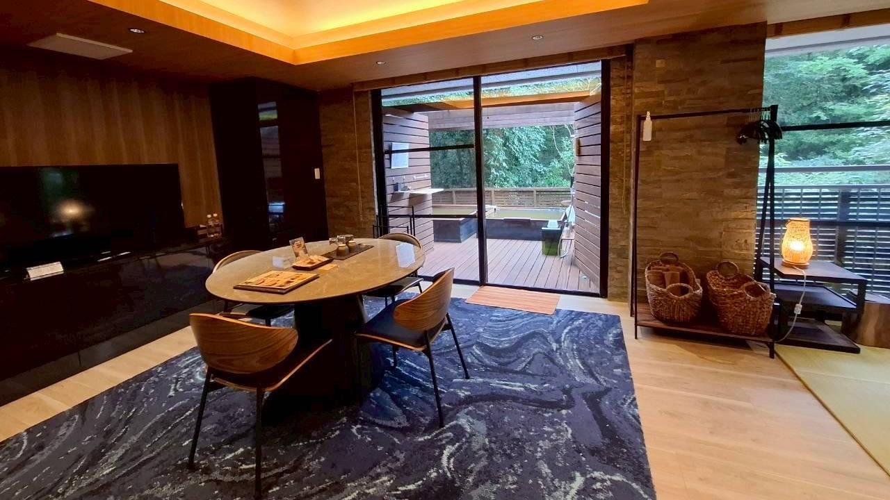 Super, Gold, Mountain, Suite, Mountain View, Outdoor Spring Bath
