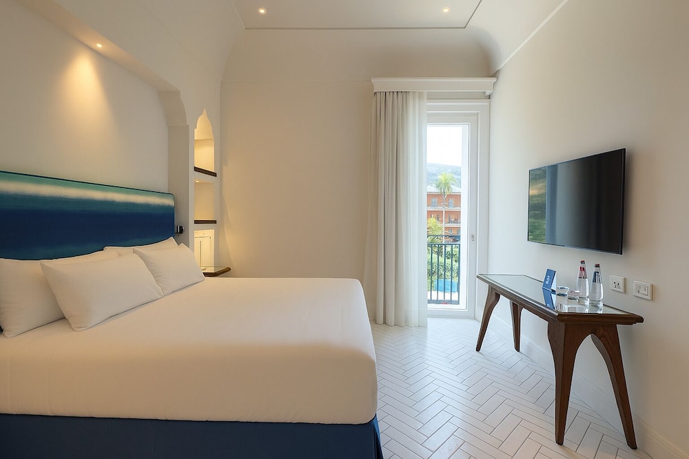 Premium, Classic, City View, Grand Hotel Europa Palace 3/10