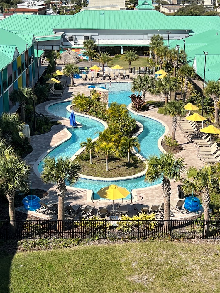 Beachside Hotel and Suites