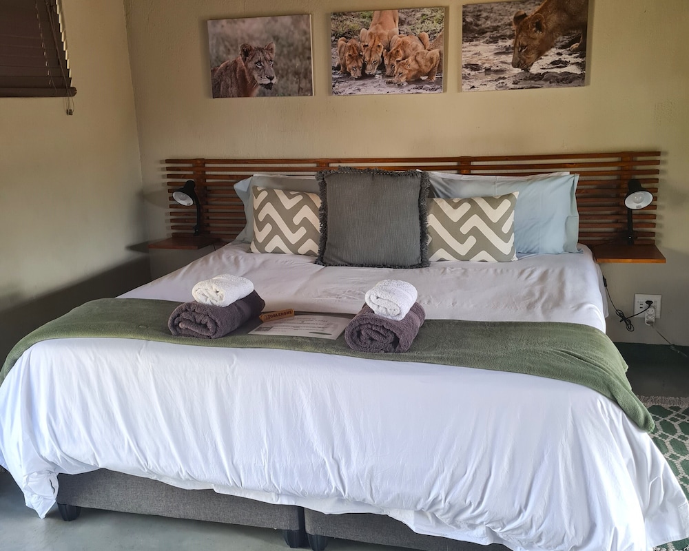 Ujabule 8 Sleeper Bush Lodge 6/50