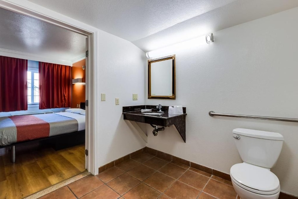 Motel6 San Jose, CA - Convention Center 59/60