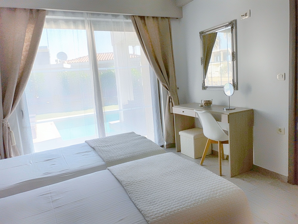 Alexandros Villa 8/42