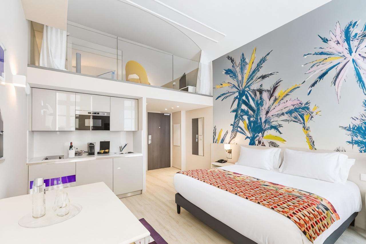 Junior Suite, 1 Queen and 1 Single Bed