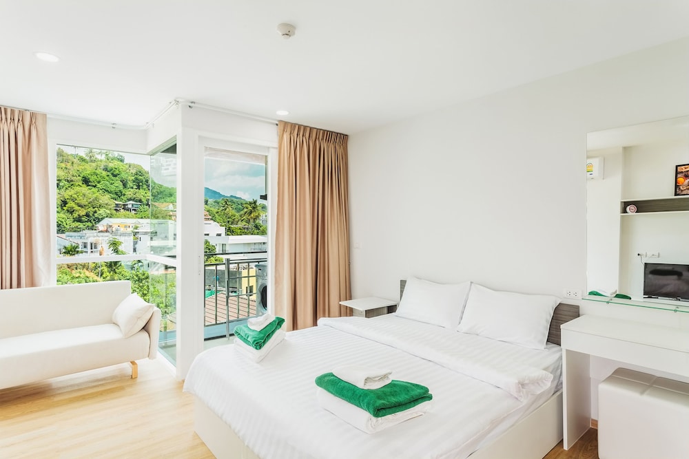 Condo in Kata in Ozone - Unit A606 8/20