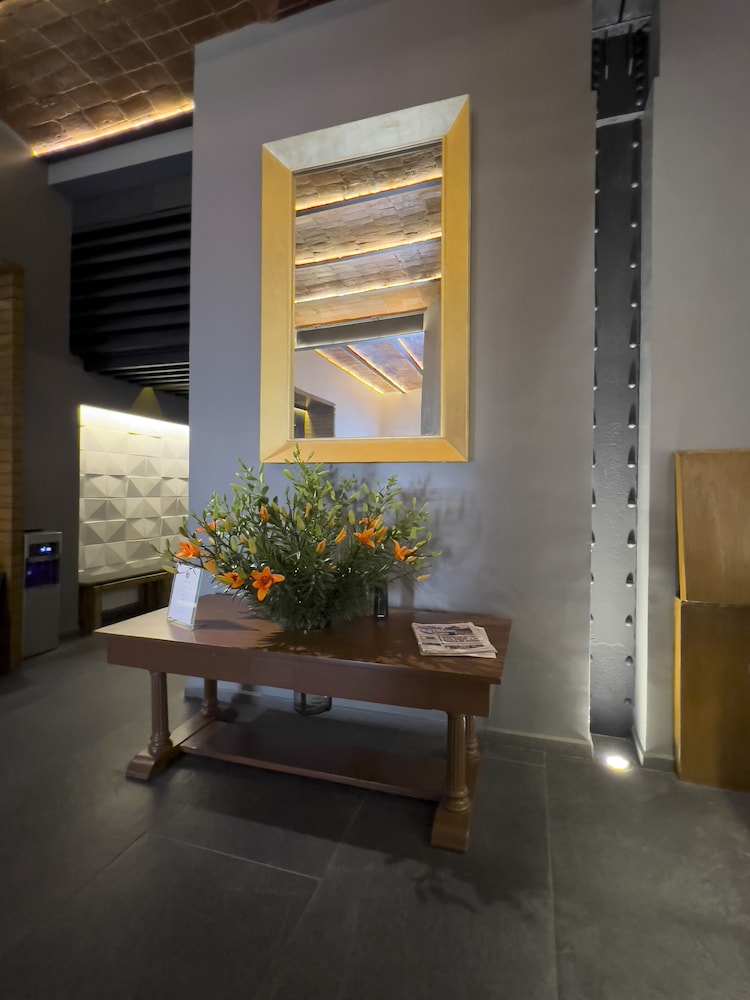 Hotel Principal 24/49