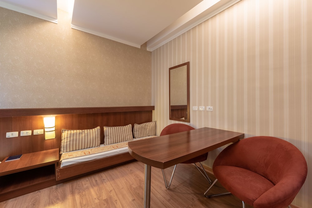 Class Hotel 45/69