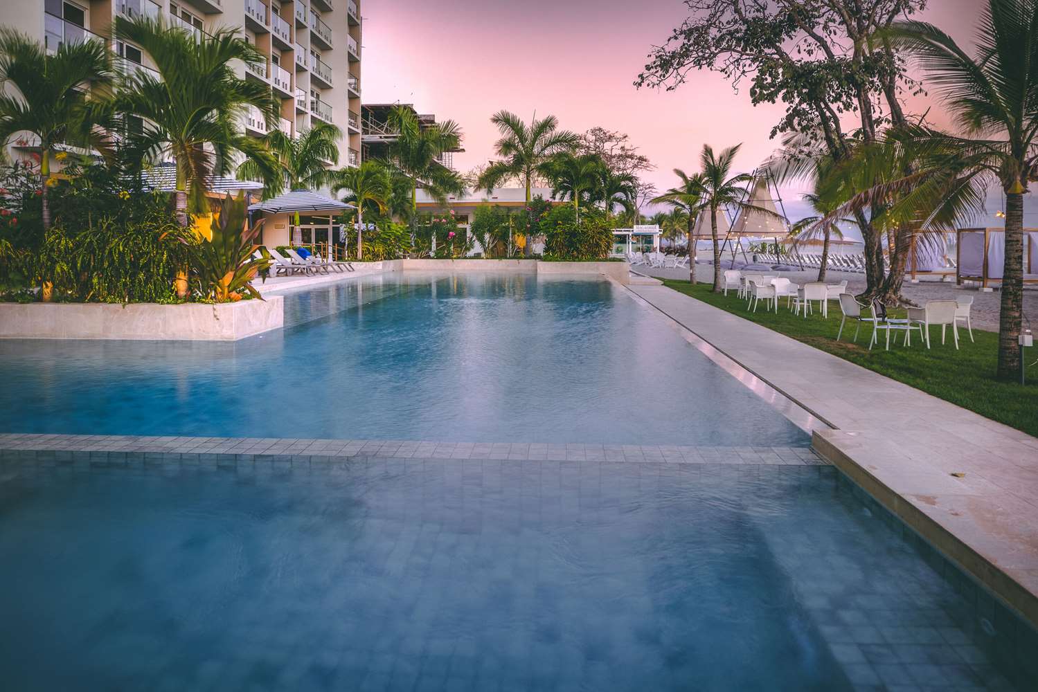 Radisson Riviera Panama 45/48