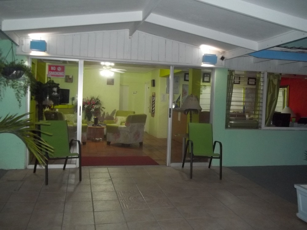Palm Garden Hotel 4/50