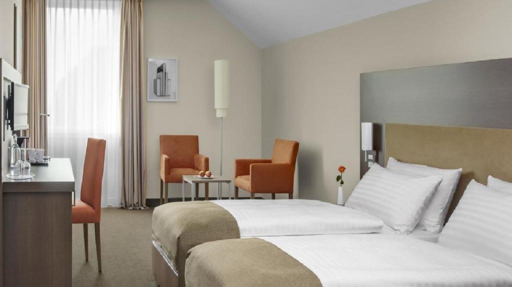 Business, Twin Beds