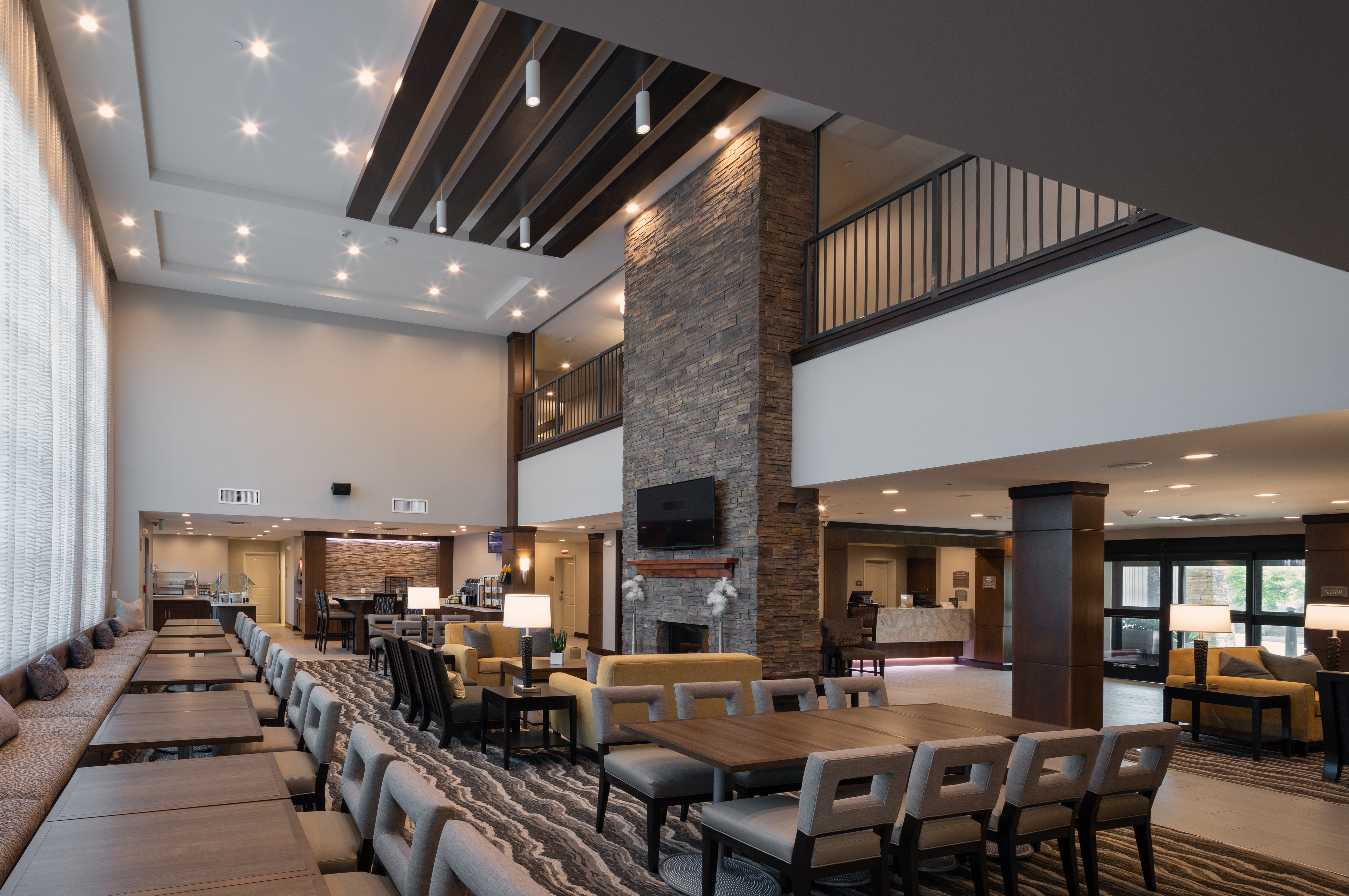 Staybridge Suites Phoenix Biltmore Area 38/56