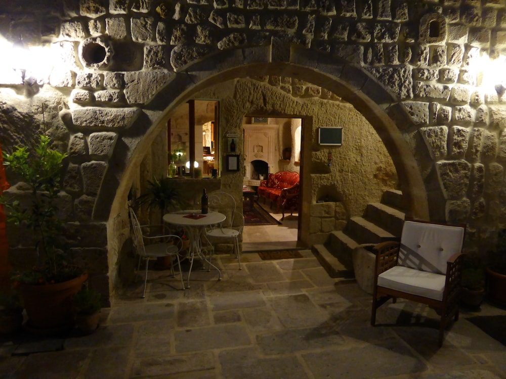 Canyon Cave Hotel 42/69