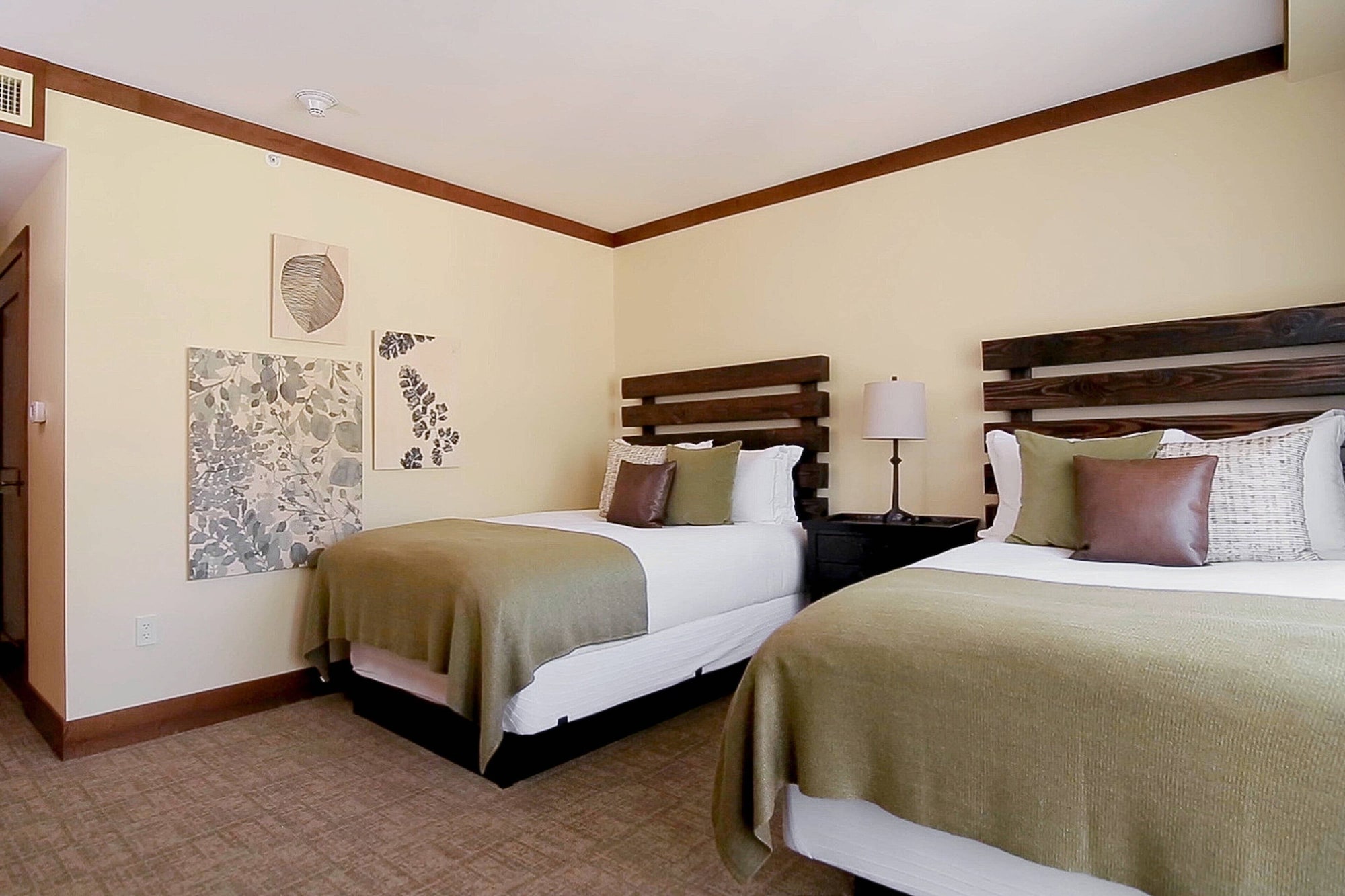 2 Bedrooms, 2 Double Beds, Mountain View, Balcony
