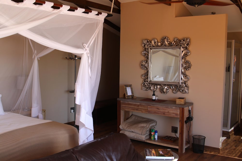 Bagatelle Kalahari Game Ranch 50/51
