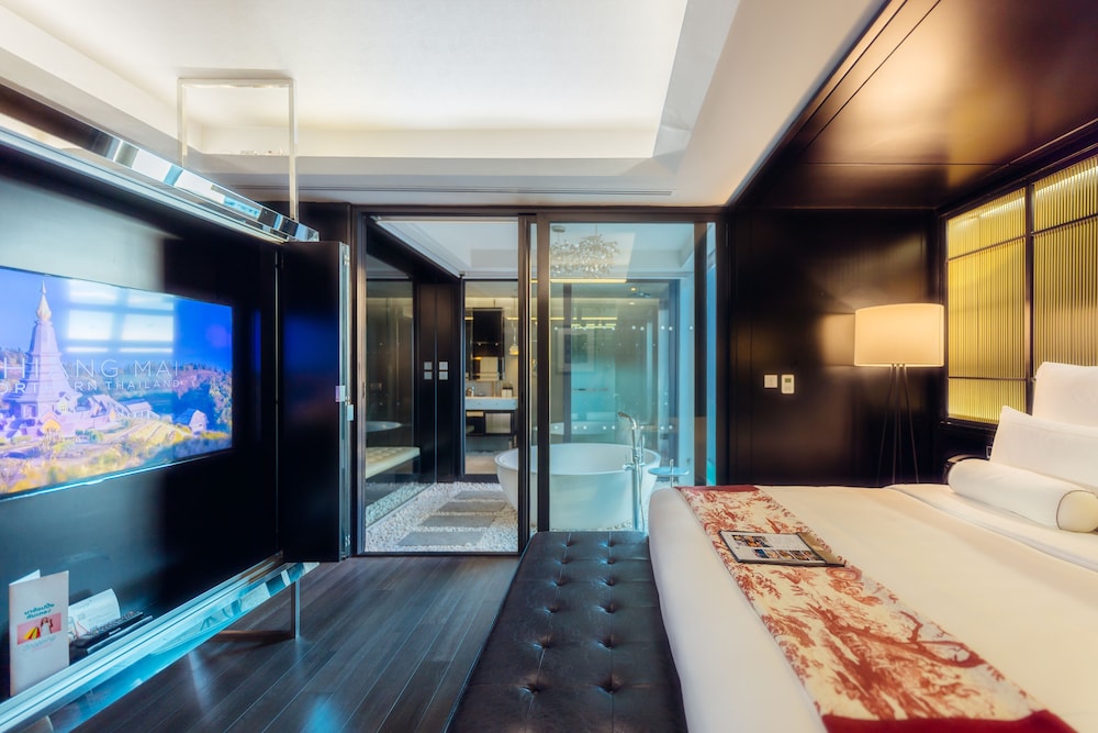 PREMIER, SUITE