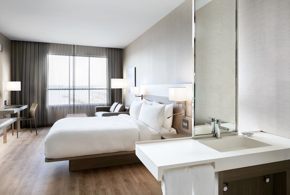 غرفة ديلوكس ركنية بسرير كينج بإطلالة على المدينة مع أريكة، Ac Hotel Portland Downtown Waterfront By Marriott 4/4