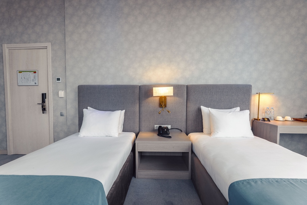 Meta Business Hotel 14/50