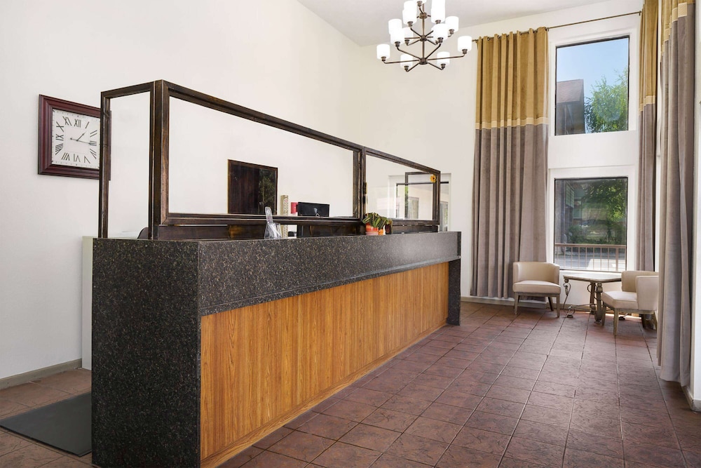 Days Inn by Wyndham Pigeon Forge Parkway 7/48