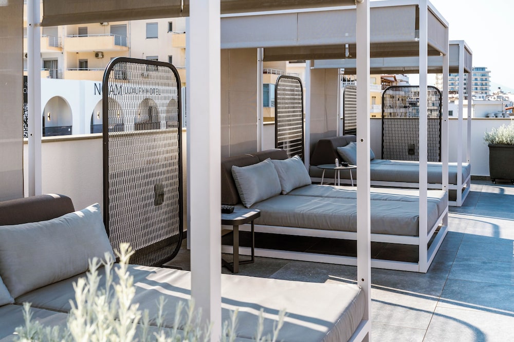 Glow Boutique Hotel & Suites 30/50