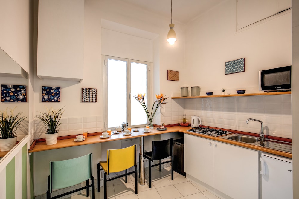 Tritone Top House 69/83