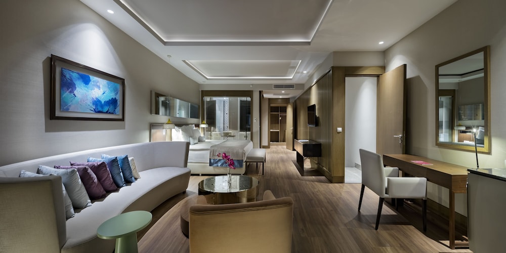 Trendy Lara Hotel 43/67