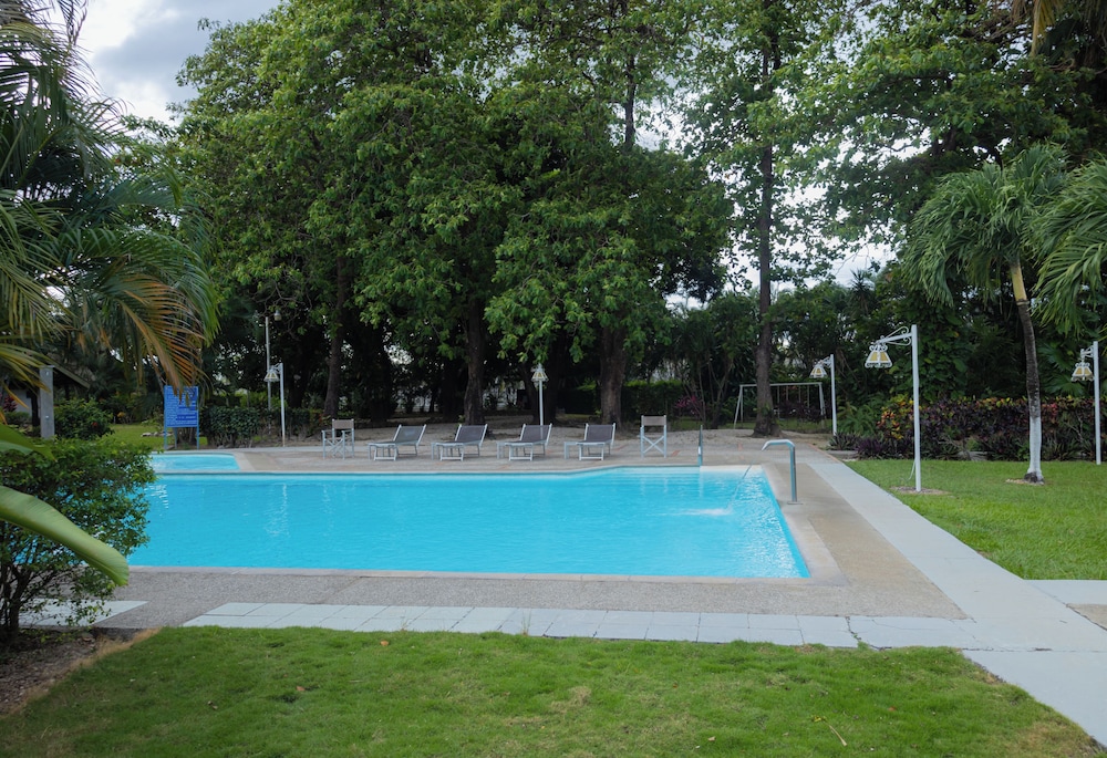 Las Espuelas Hotel 48/54