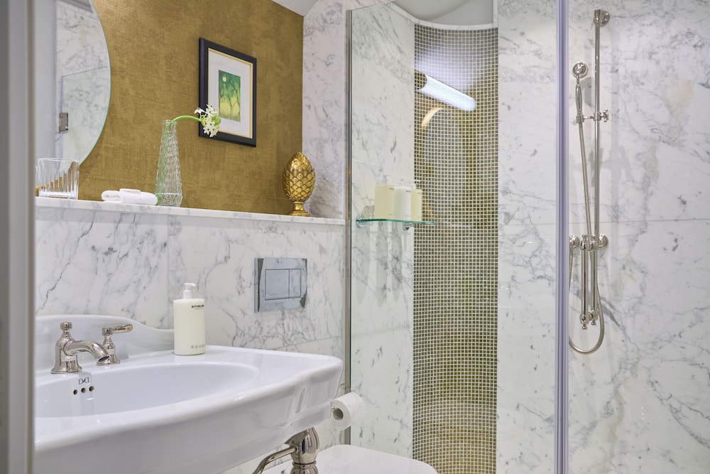 The Cliff Townhouse 47/50