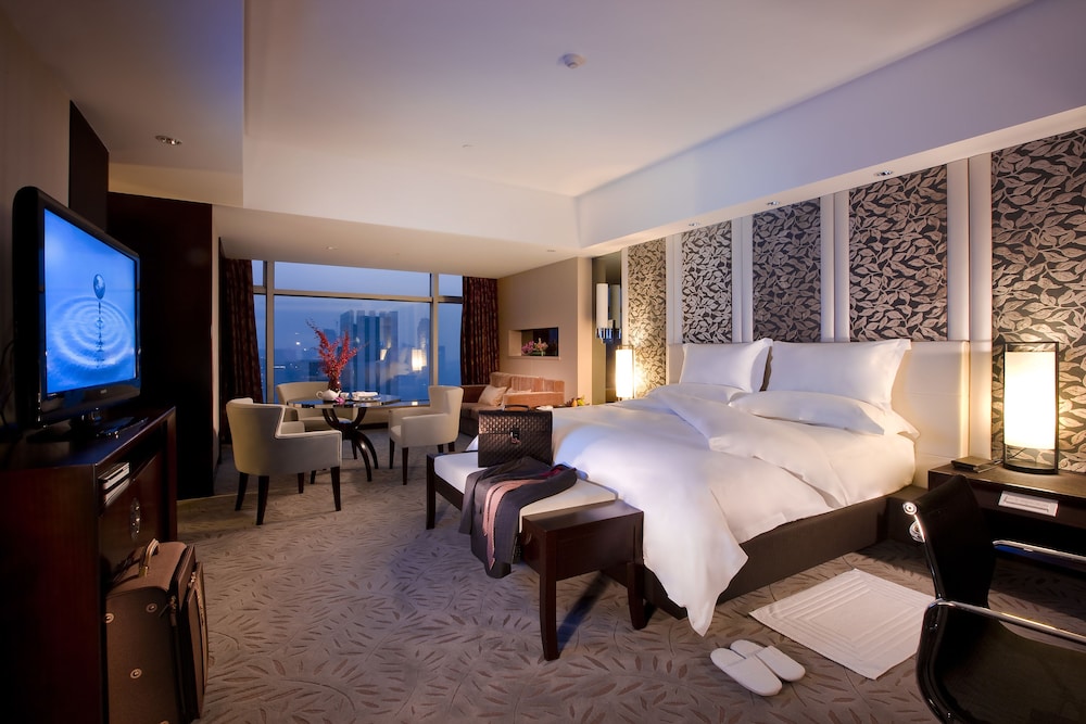 Nanyuan Universe Deluxe Hotel 12/69