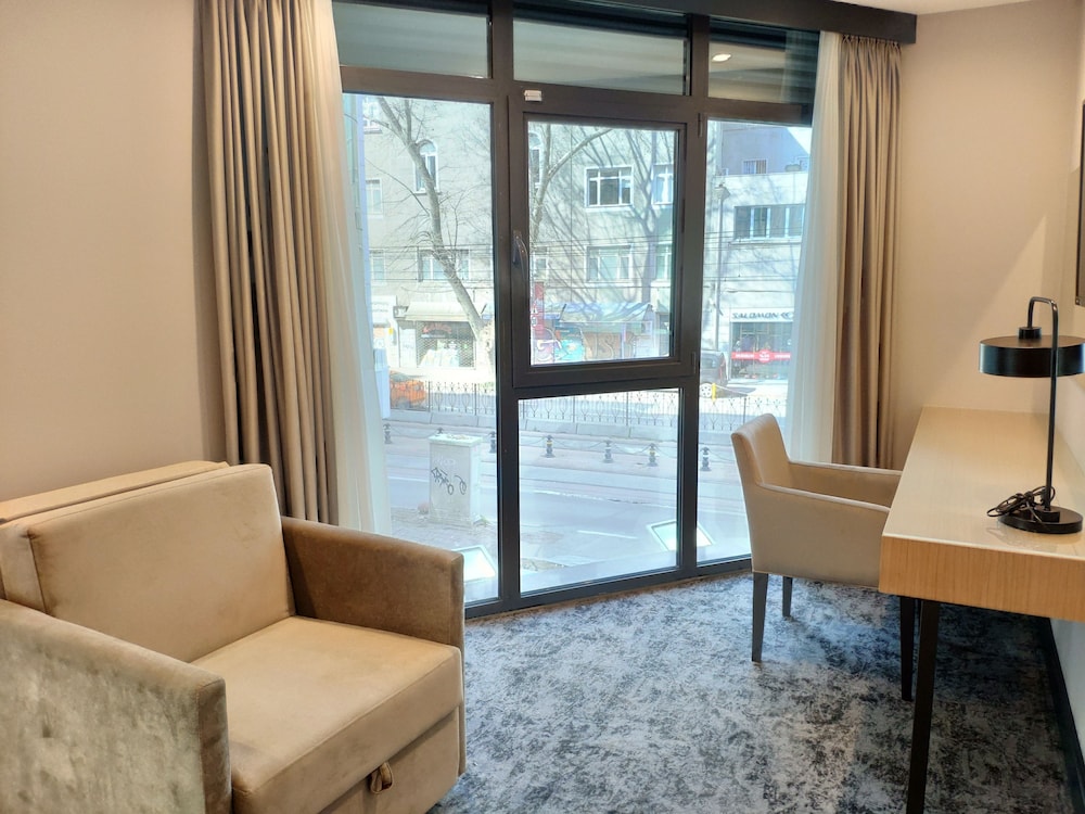 Triada Hotel Karakoy 42/65
