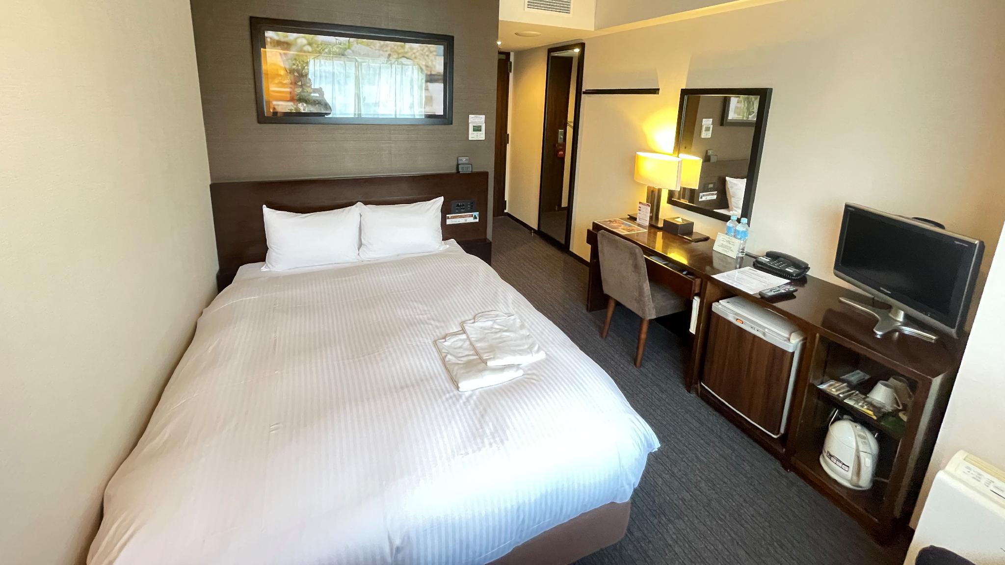 Semi Room, Standard, Single, Semi Double Bed, City View, Smoking