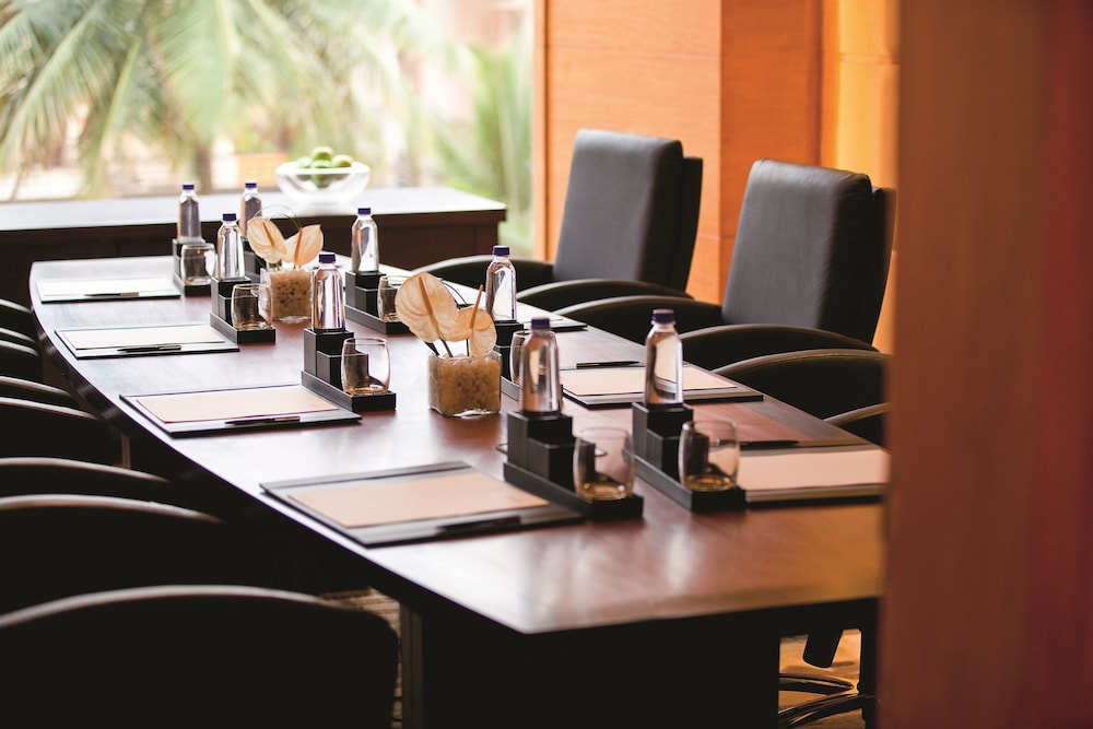 Gokulam Grand Hotel Spa 68/75
