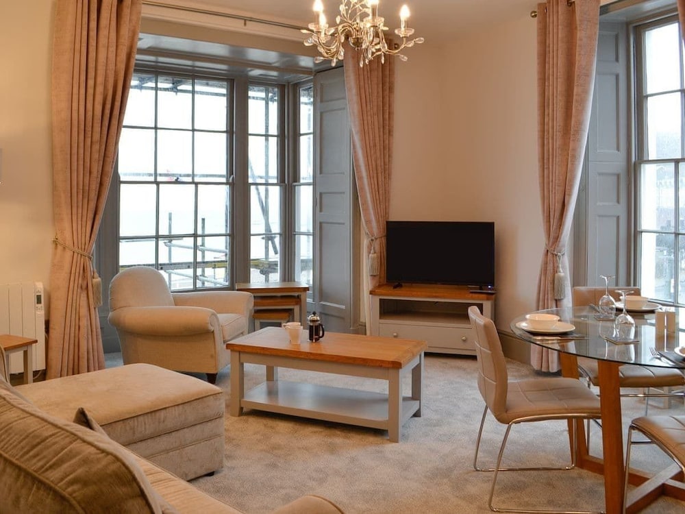 The Four Seasons Hotel 29/49