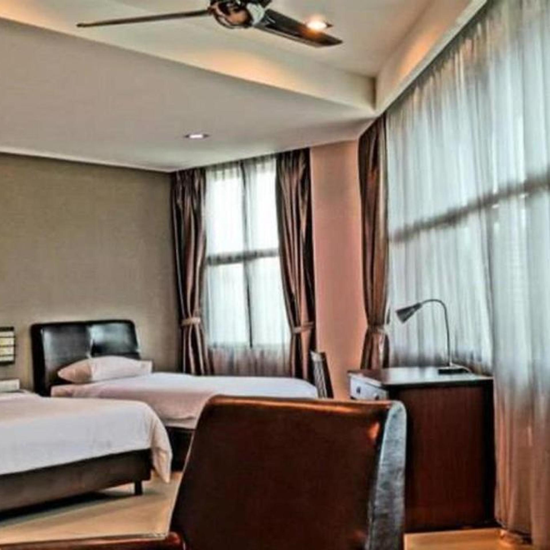 Capital O Rail Hotel 15/25