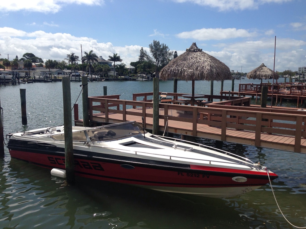 Bayview Plaza Waterfront Resort 11/70
