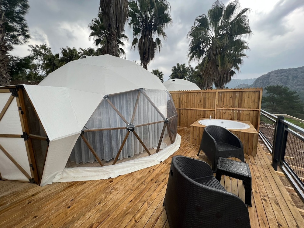 The Hill Glamping 13/47