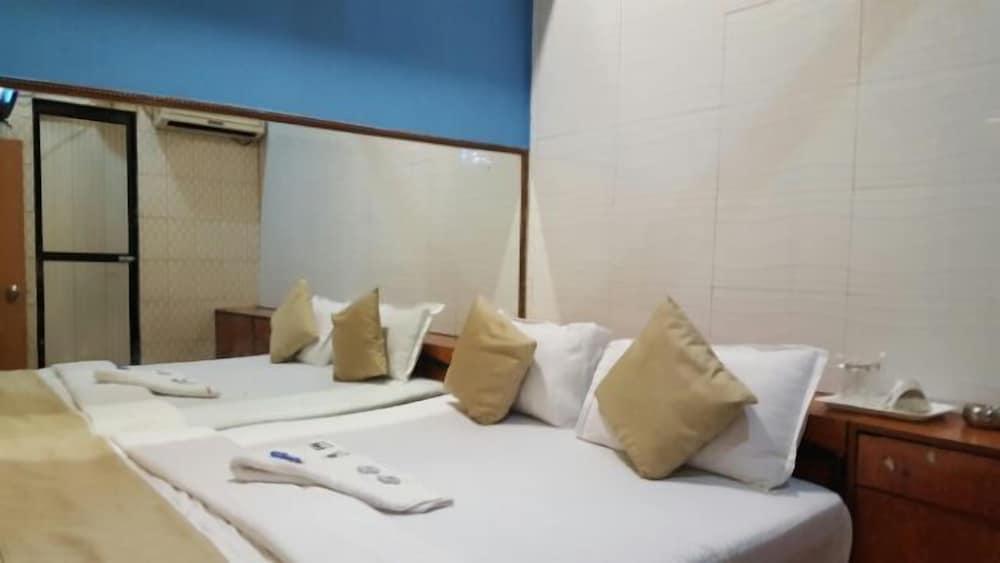 New Shahana Hostel 8/22