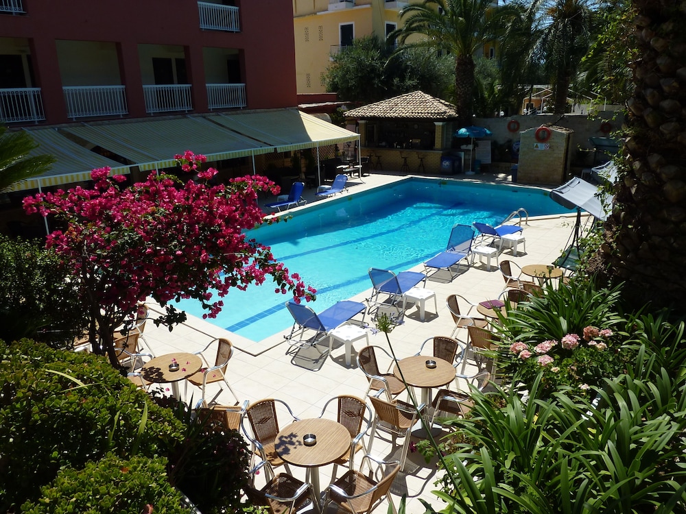 Oasis Hotel 35/50