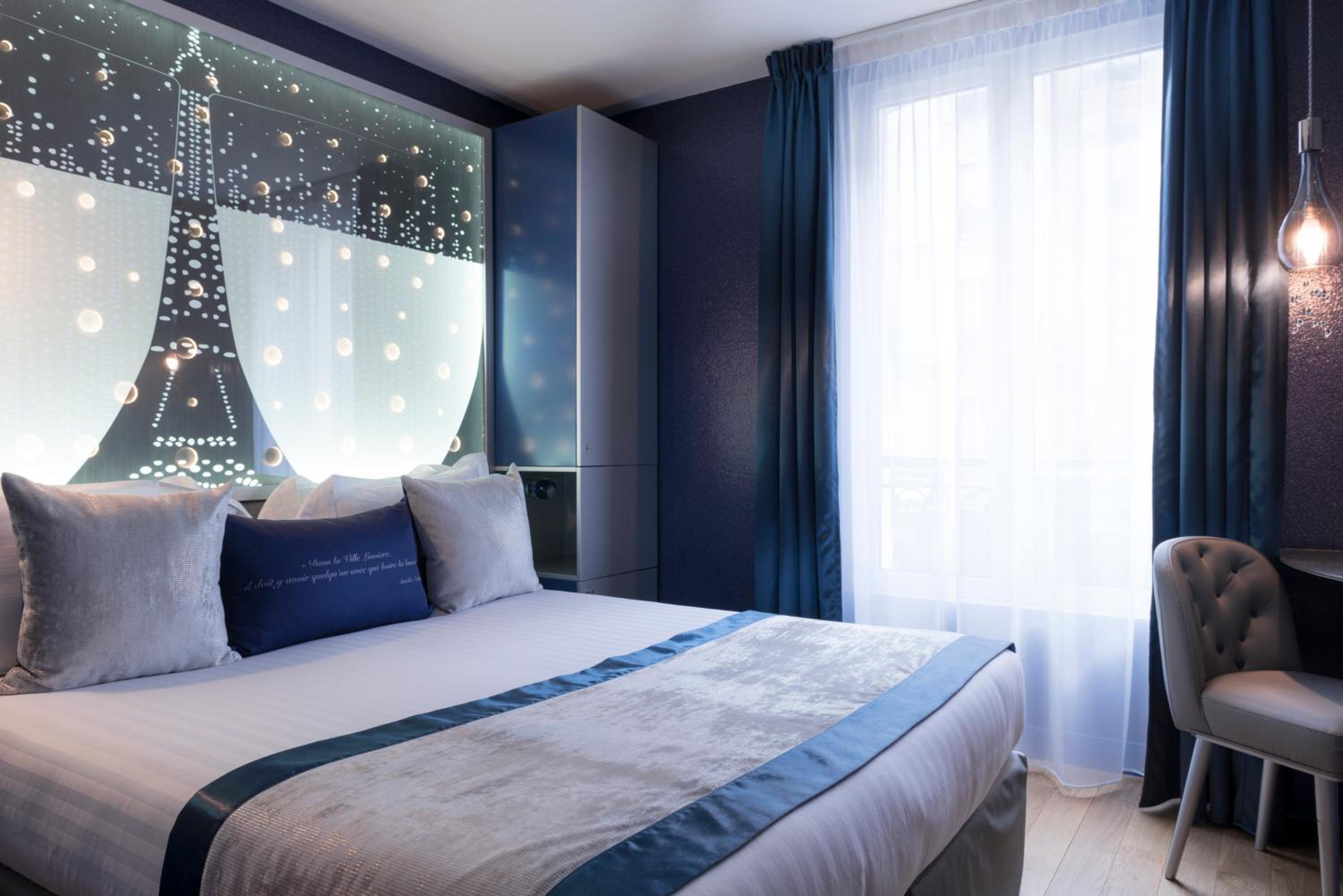 Adjoining, 2 Rooms, Queen Bed