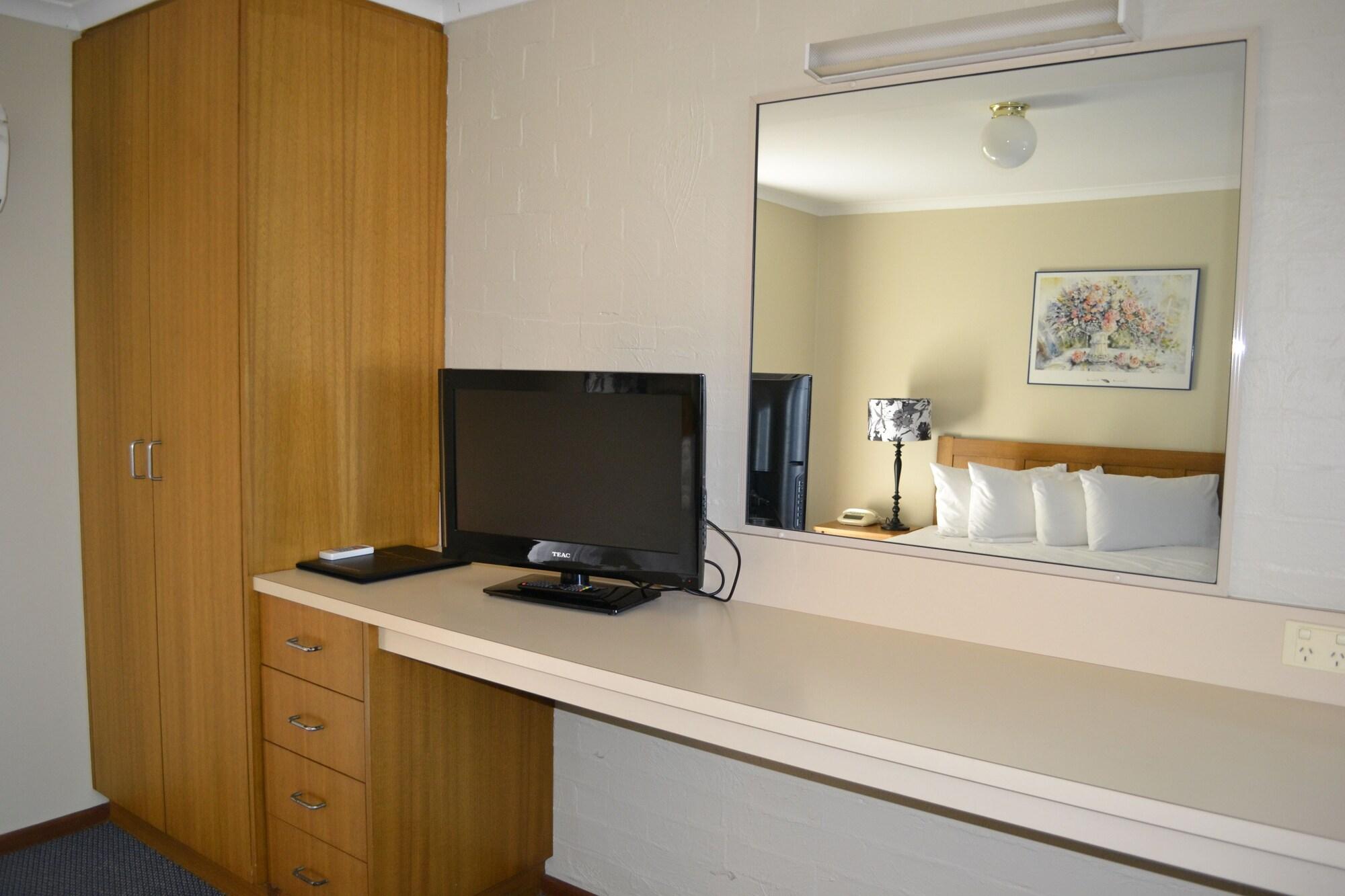 Sunnymead Hotel 35/48