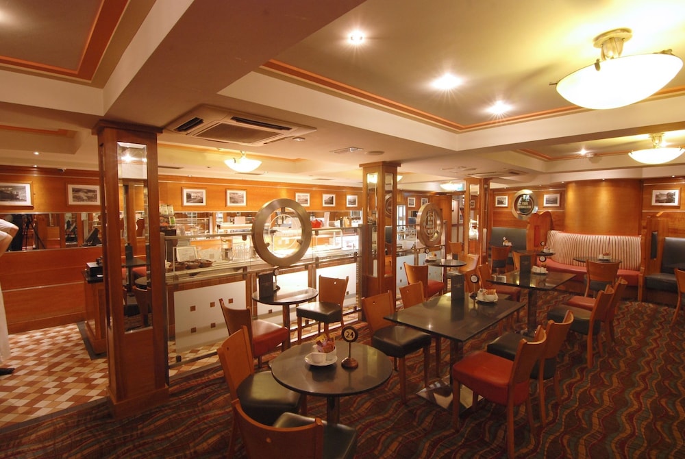 The Central Hotel Donegal 50/64