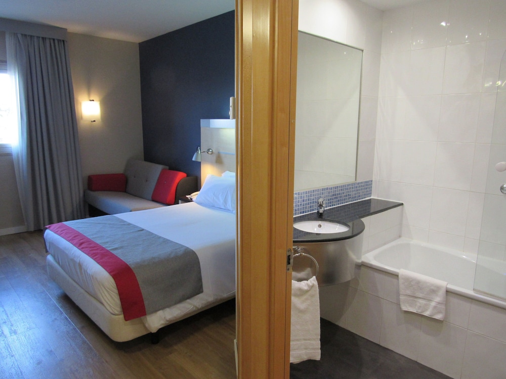 Holiday Inn Express Valencia Bonaire 24/50