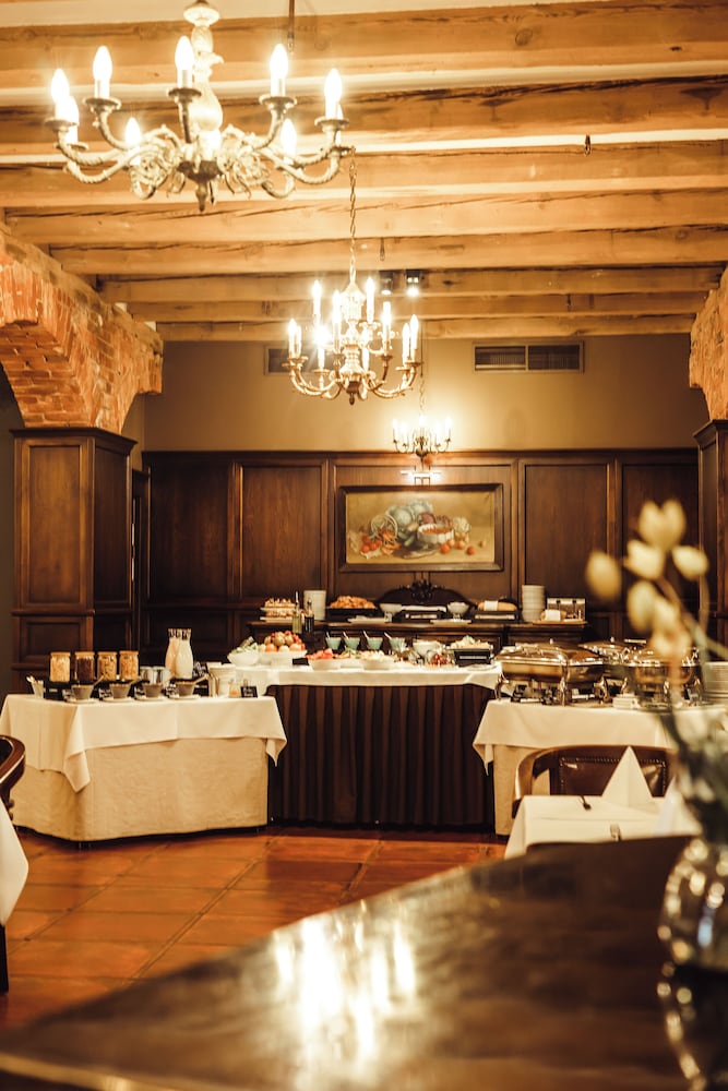 Promenade Hotel 29/53