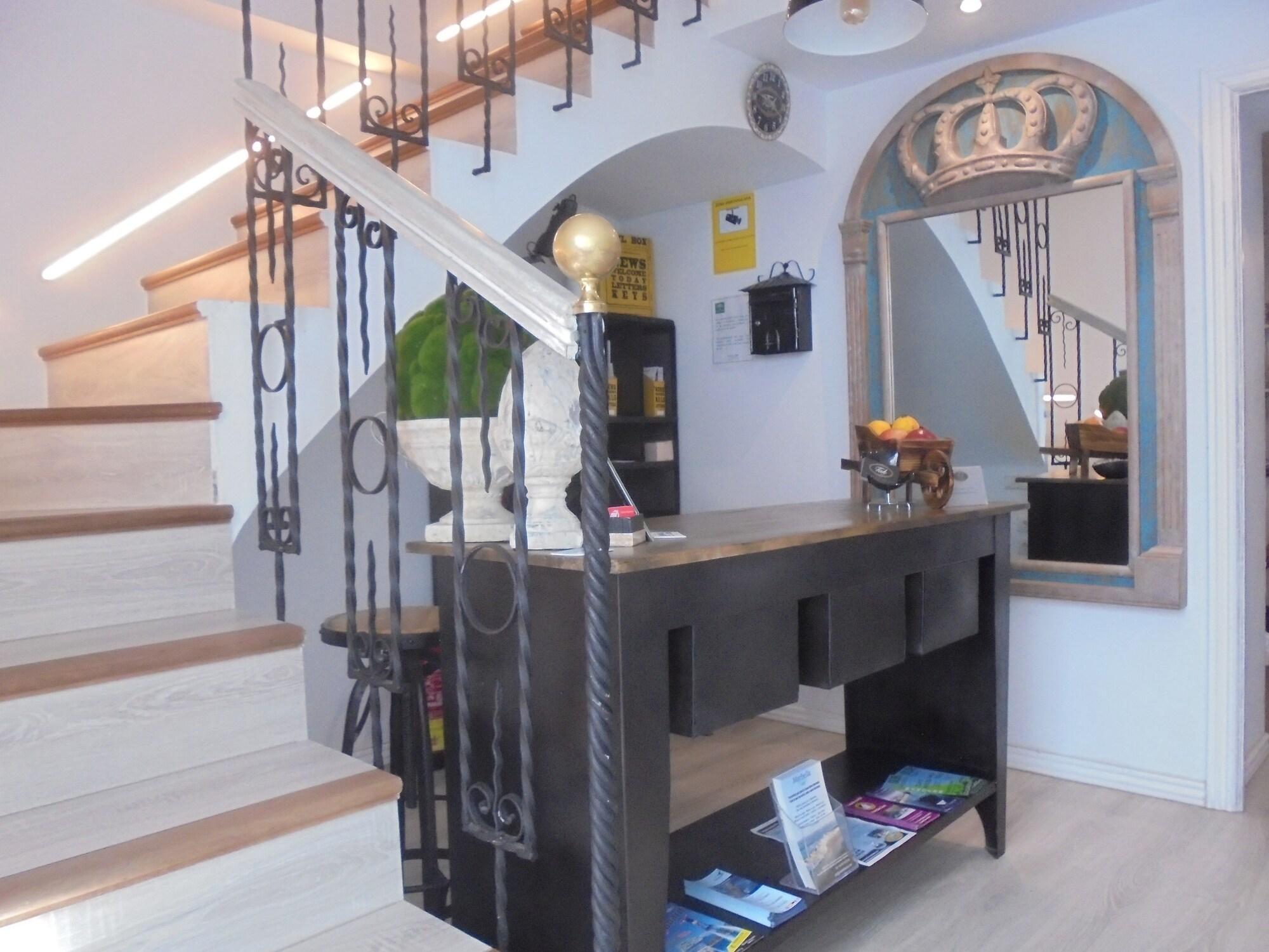 Hostal Tak 9/54