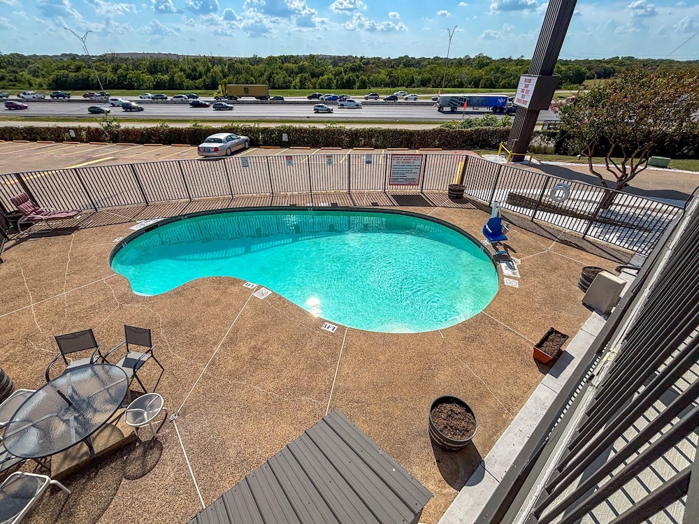 Studio6 Suites Mesquite, TX – Gross Rd 64/67