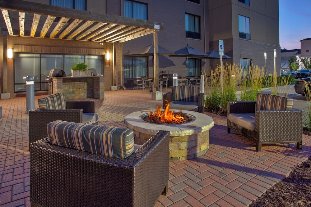 TownePlace Suites Detroit Belleville 32/50