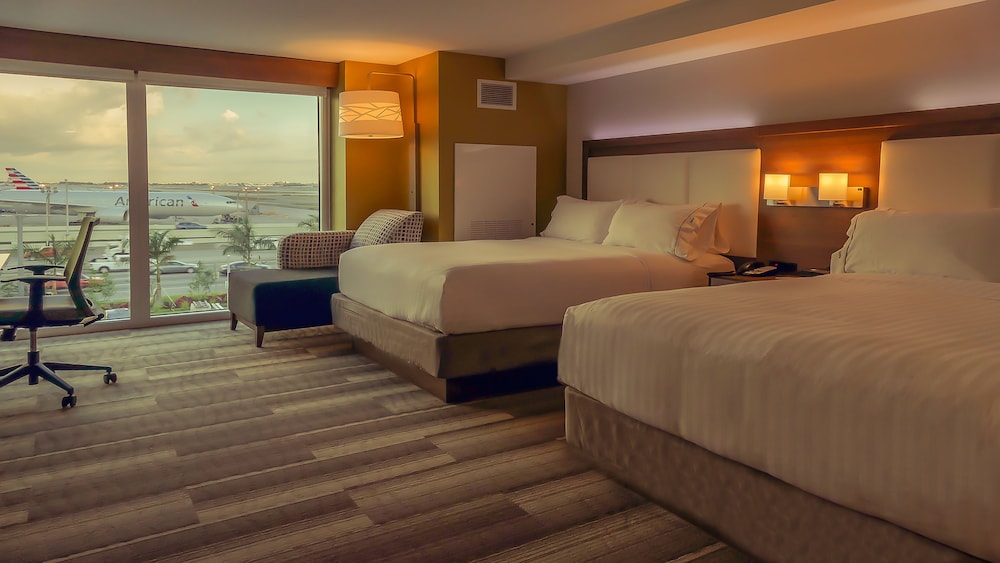 Holiday Inn Express & Suites Miami Airport East 27/69