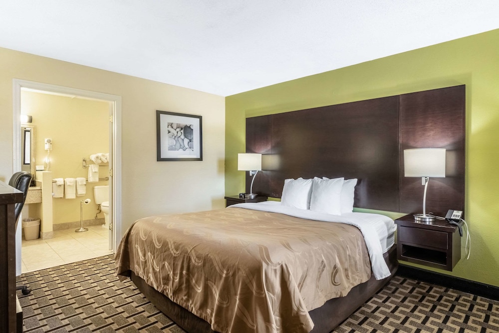 Quality Inn Franklin - Cool Springs Area 13/33