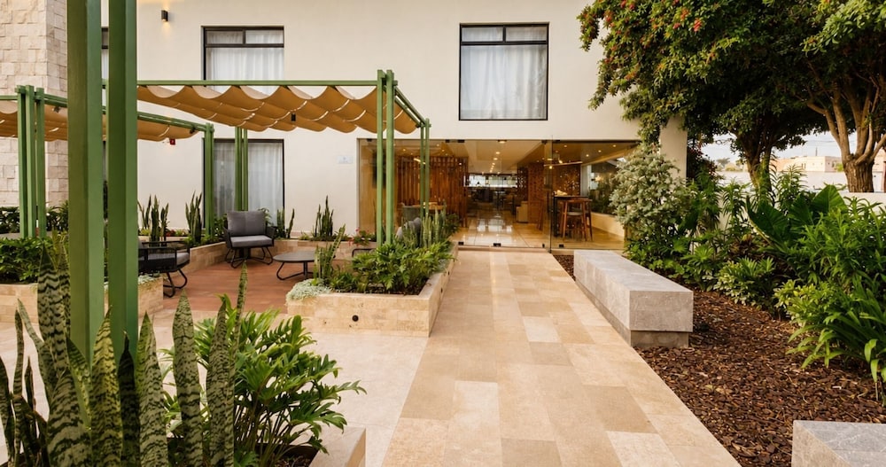 La Posada Hotel &amp; Suites 63/68