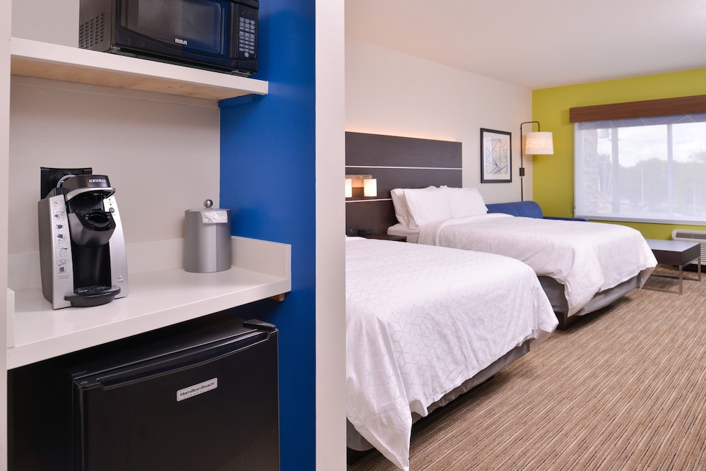 Holiday Inn Express and Suites - Mall of America - MSP Airport 22/68