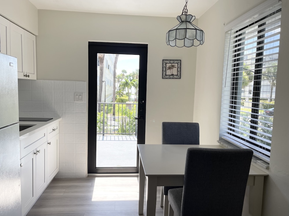 Tropic Isle Beach Resort 31/50
